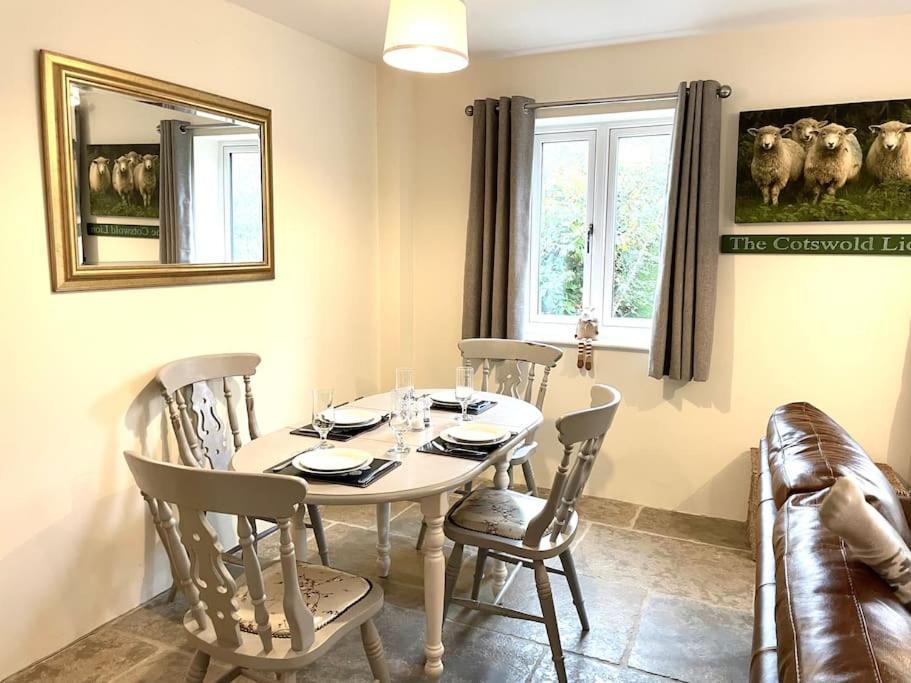 Lion Cottage, Broadway Broadway  Bagian luar foto