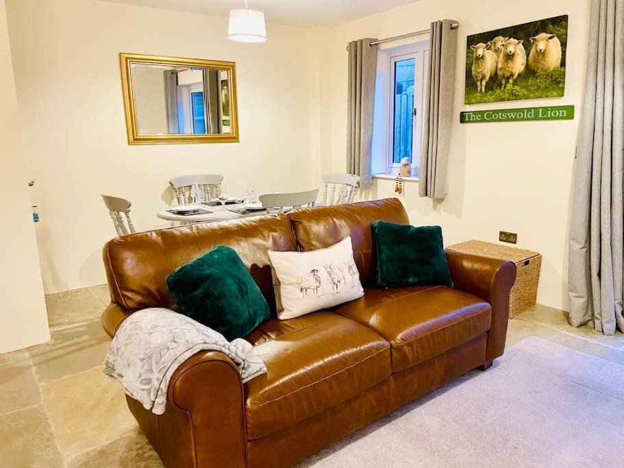 Lion Cottage, Broadway Broadway  Bagian luar foto